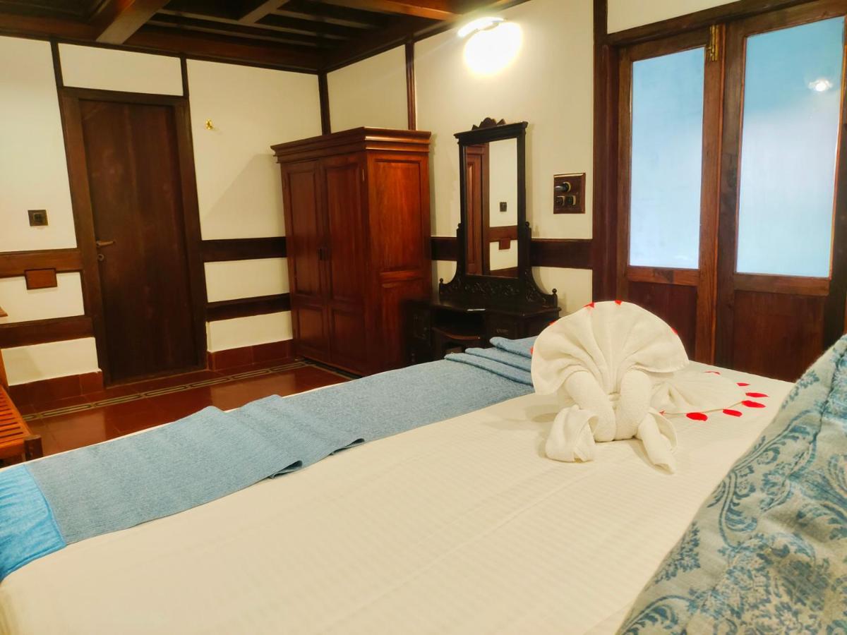 เดอะ ทราวานคอร์ เฮอริเทจ บีช รีสอร์ต Hotel โกวาลัม ภายนอก รูปภาพ